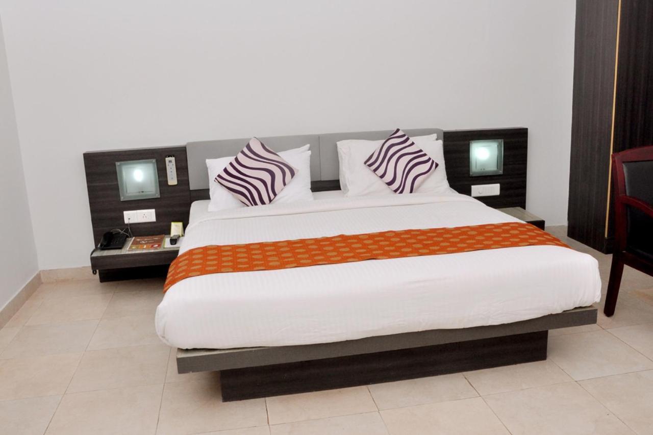 Hotel Palm Shore Palakkad Extérieur photo