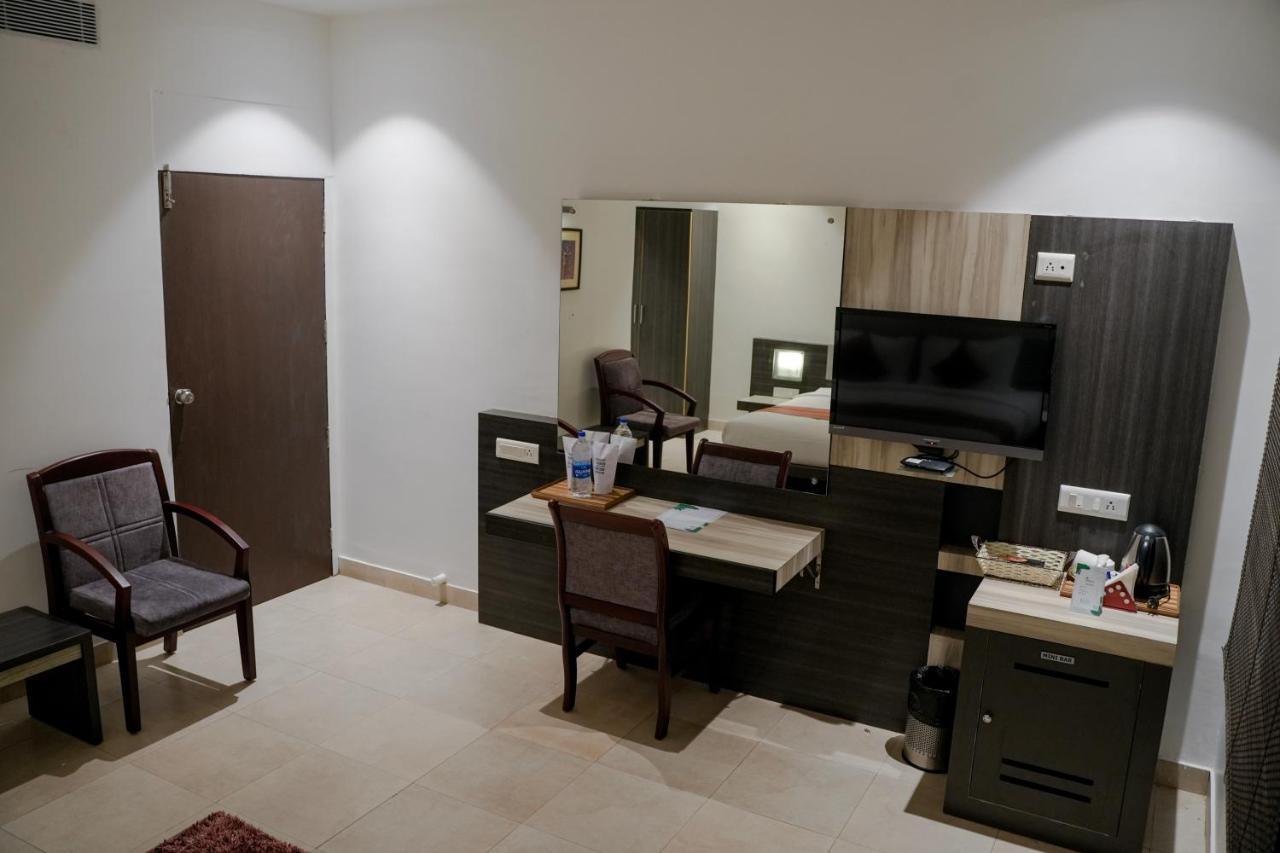 Hotel Palm Shore Palakkad Extérieur photo