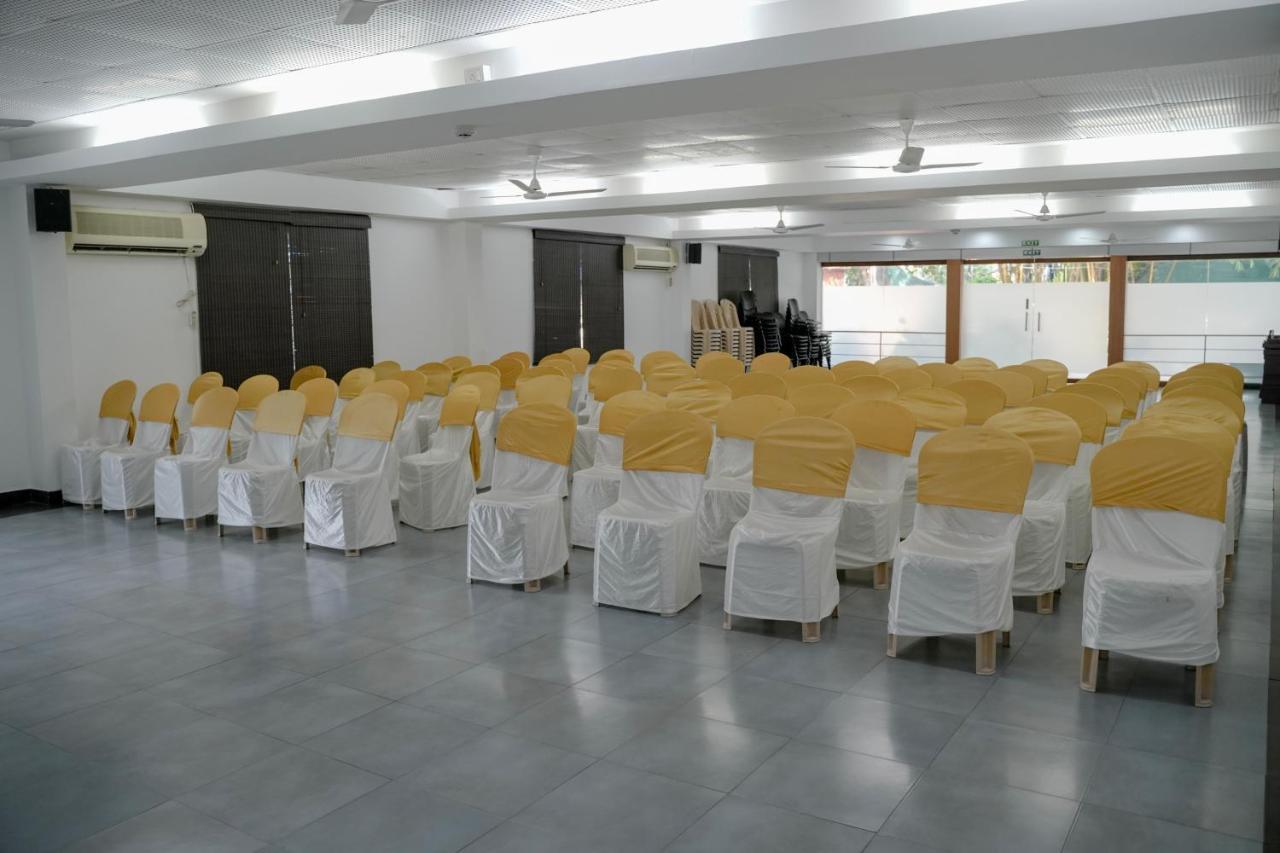 Hotel Palm Shore Palakkad Extérieur photo