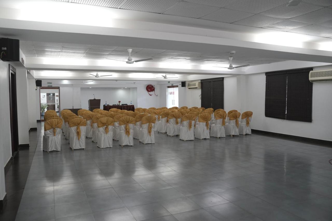 Hotel Palm Shore Palakkad Extérieur photo