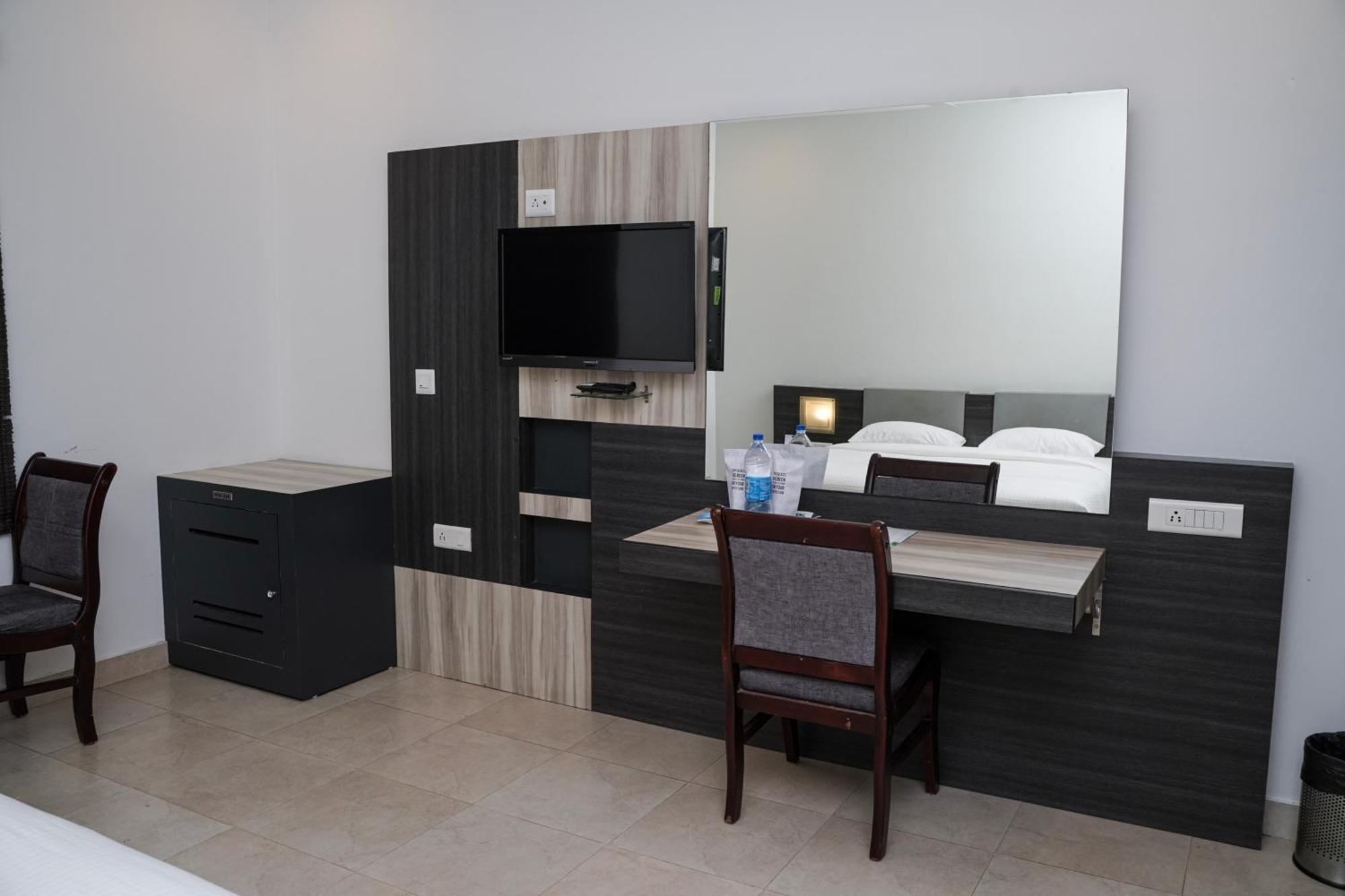 Hotel Palm Shore Palakkad Extérieur photo