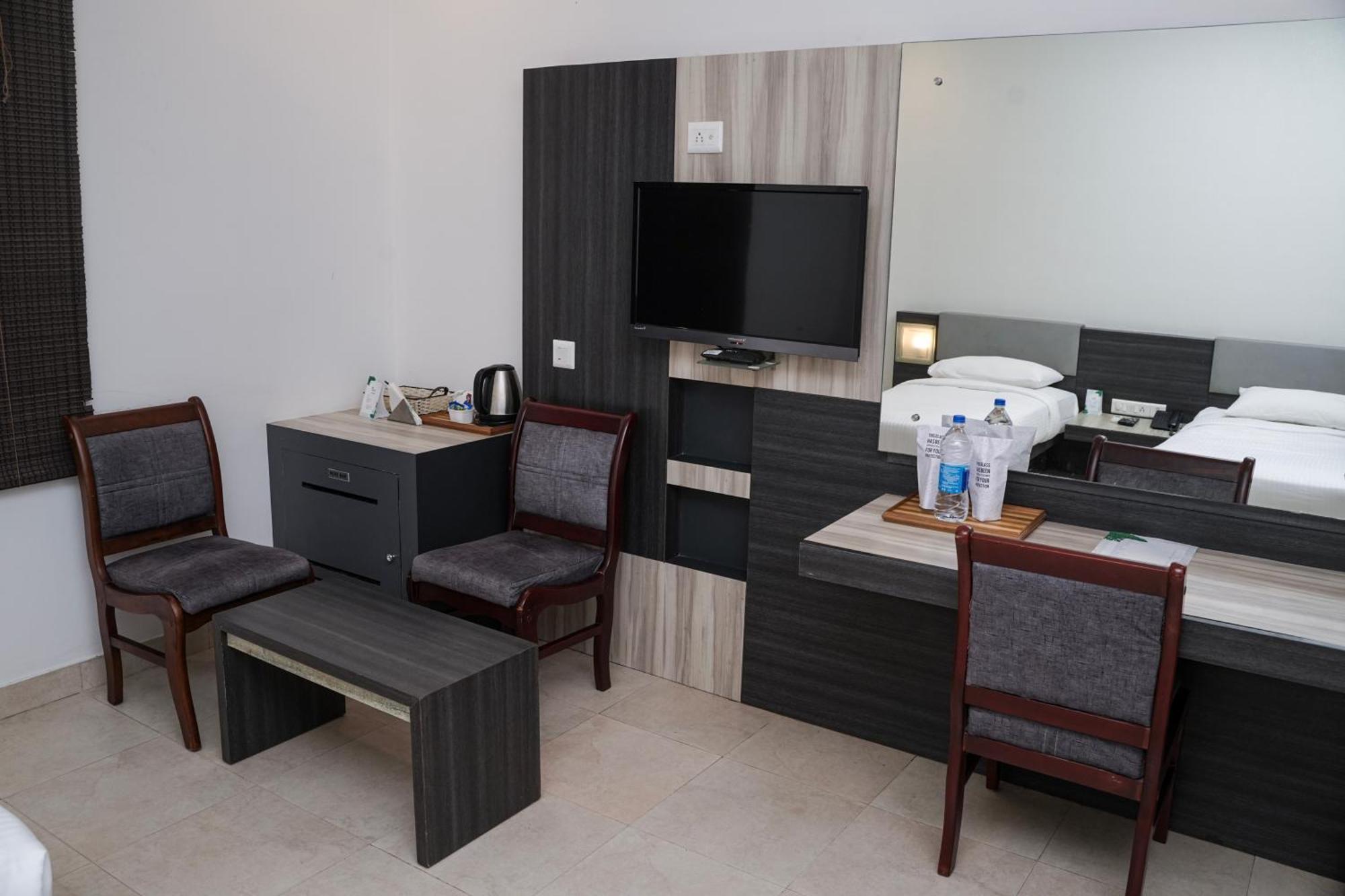 Hotel Palm Shore Palakkad Extérieur photo
