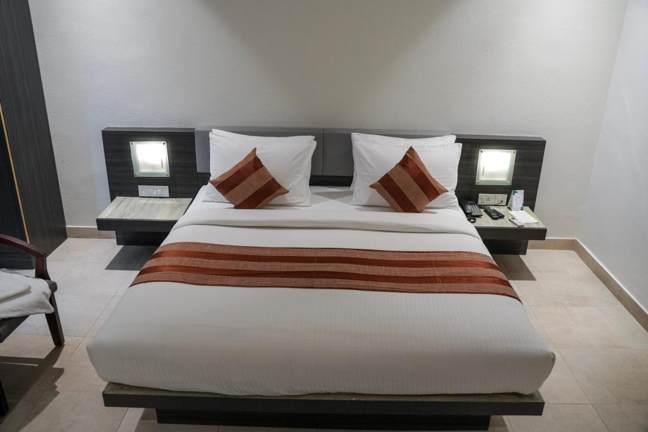 Hotel Palm Shore Palakkad Extérieur photo