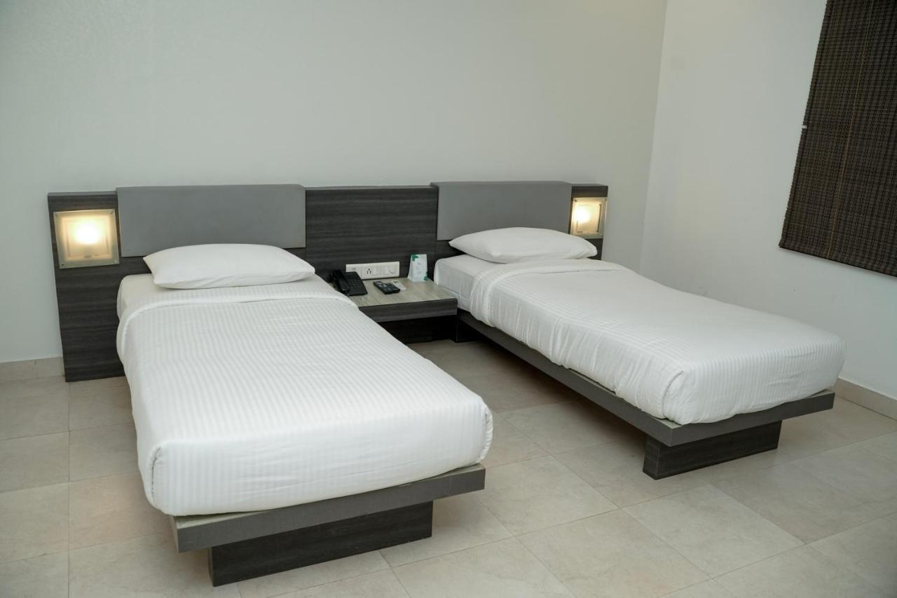 Hotel Palm Shore Palakkad Extérieur photo