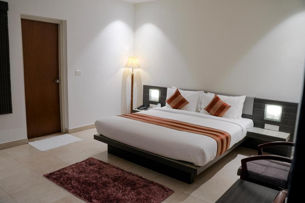 Hotel Palm Shore Palakkad Extérieur photo