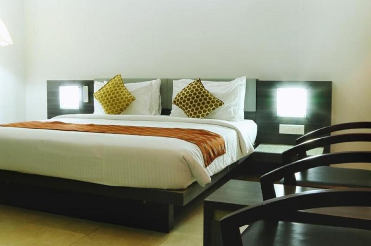 Hotel Palm Shore Palakkad Extérieur photo