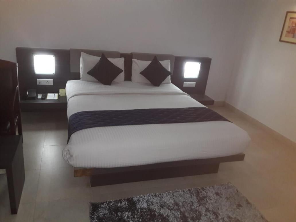 Hotel Palm Shore Palakkad Extérieur photo